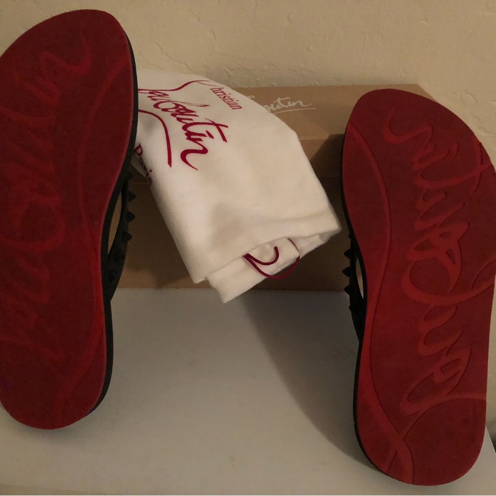 Christian Louboutin Black and Red Sole flip flop Sandals size 39